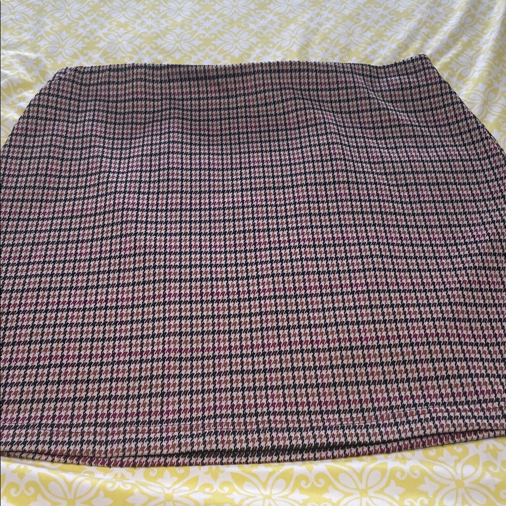 Maurices Black Brown Wine Houndstooth Mini Skirt Thick Band Waist Stretch